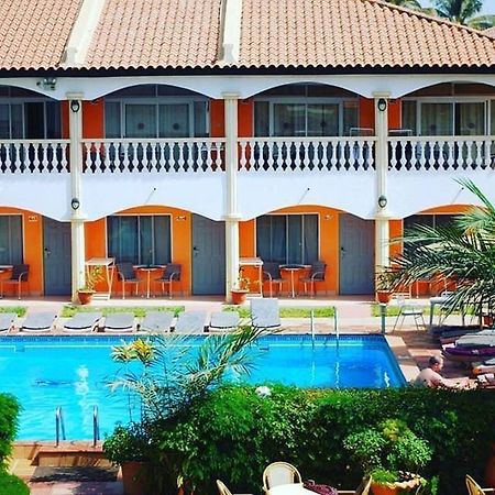 Cape Point Hotel Bakau Exterior foto