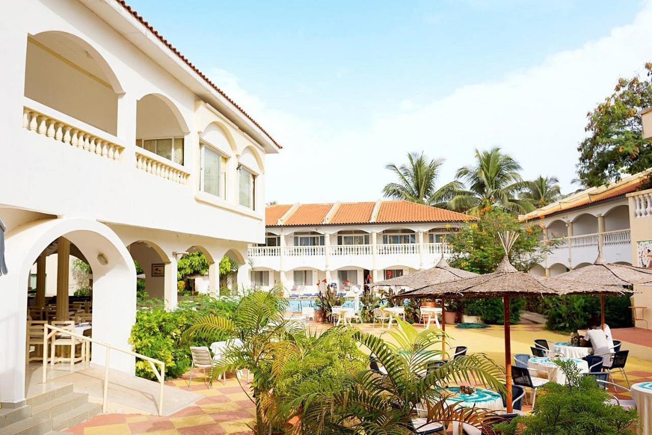 Cape Point Hotel Bakau Exterior foto