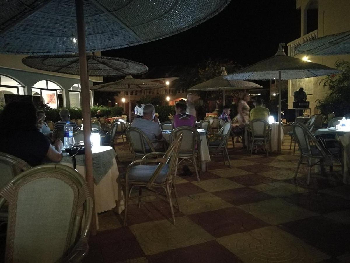 Cape Point Hotel Bakau Exterior foto