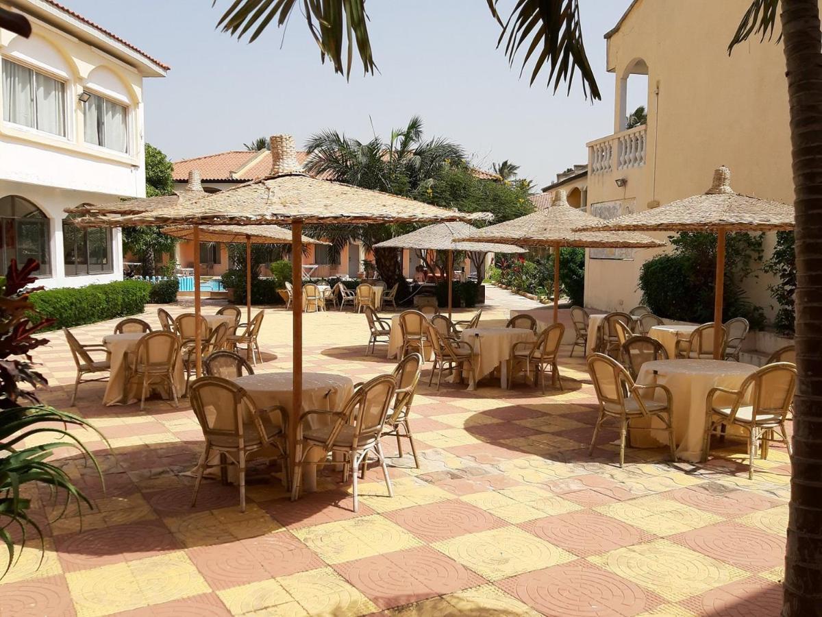 Cape Point Hotel Bakau Exterior foto
