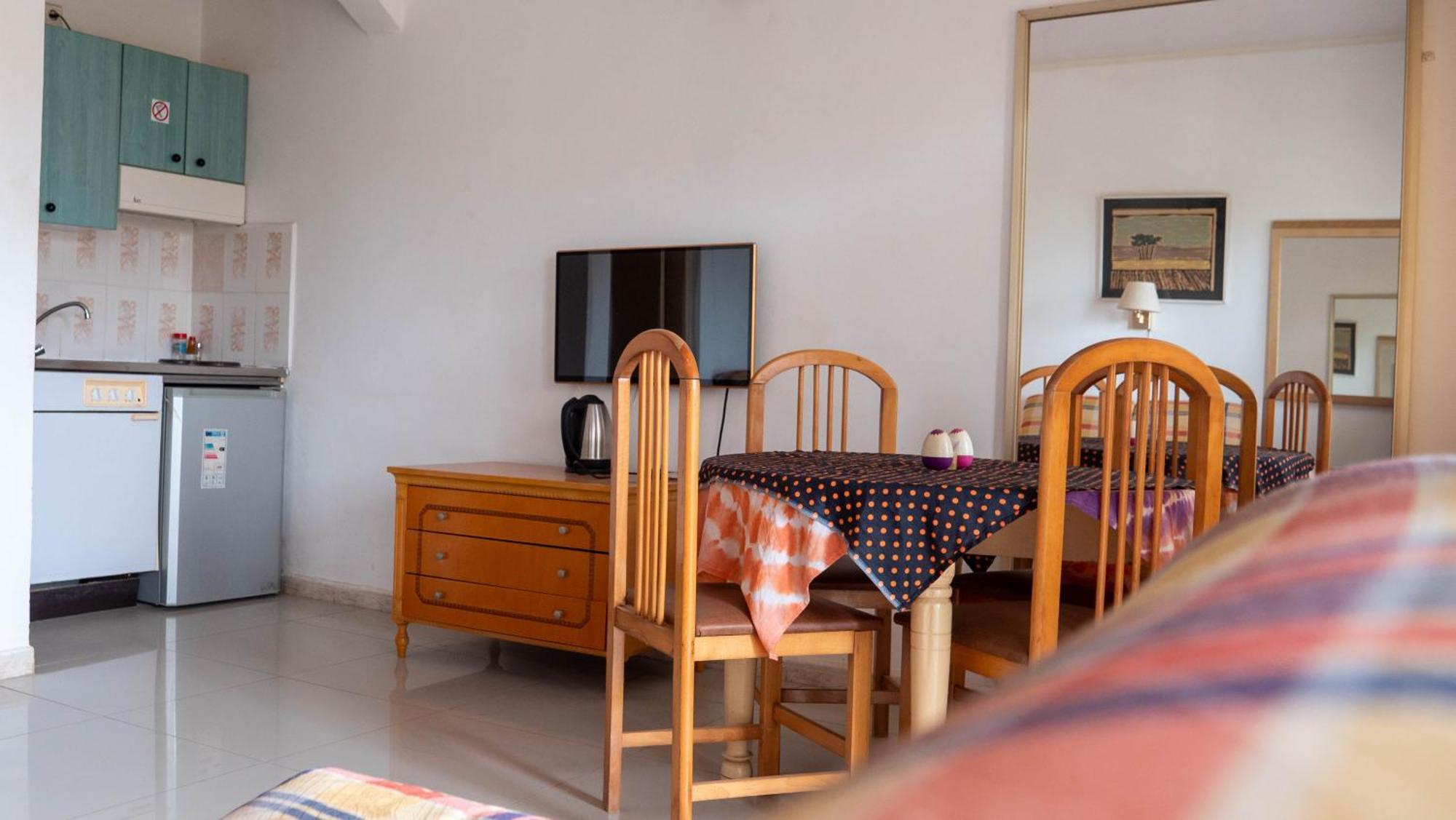 Cape Point Hotel Bakau Exterior foto