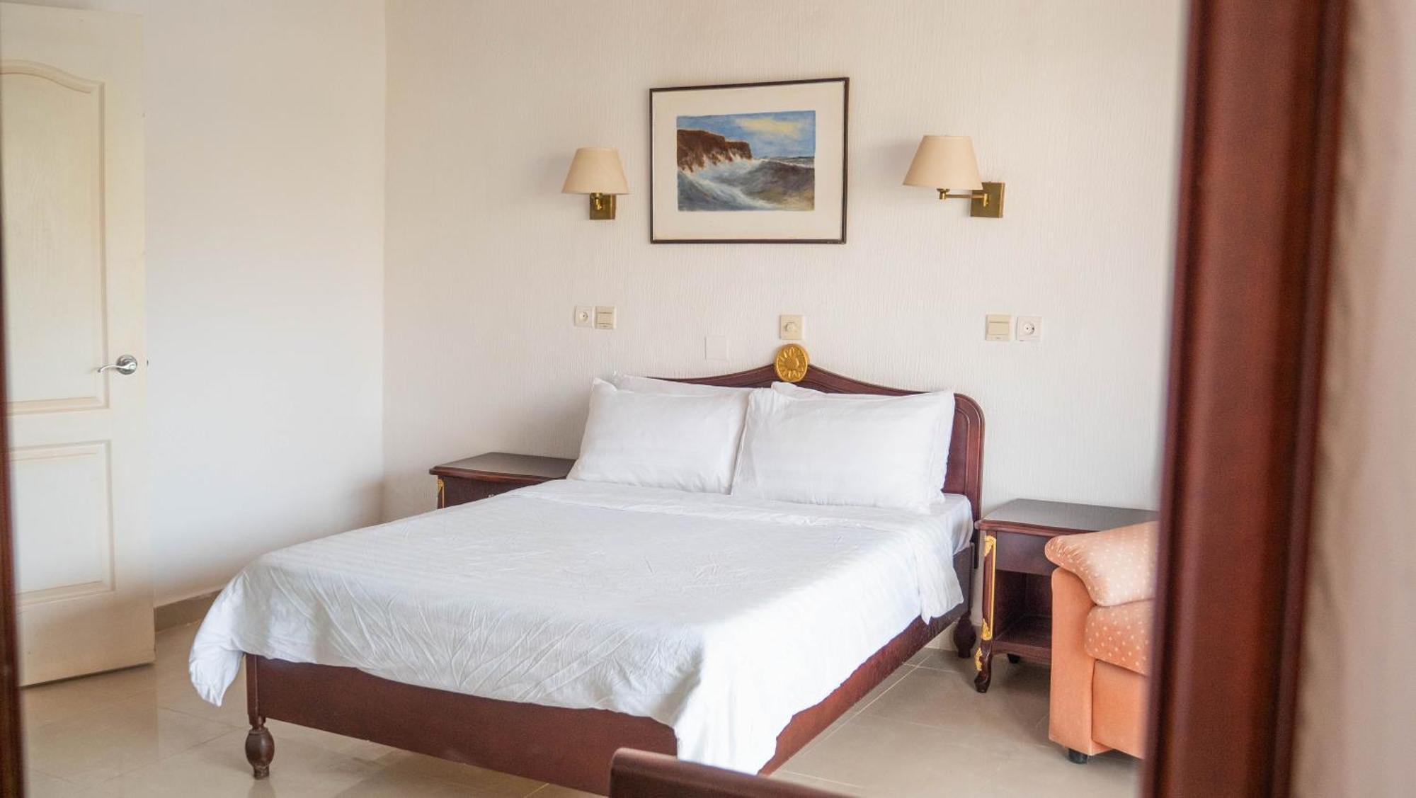 Cape Point Hotel Bakau Exterior foto
