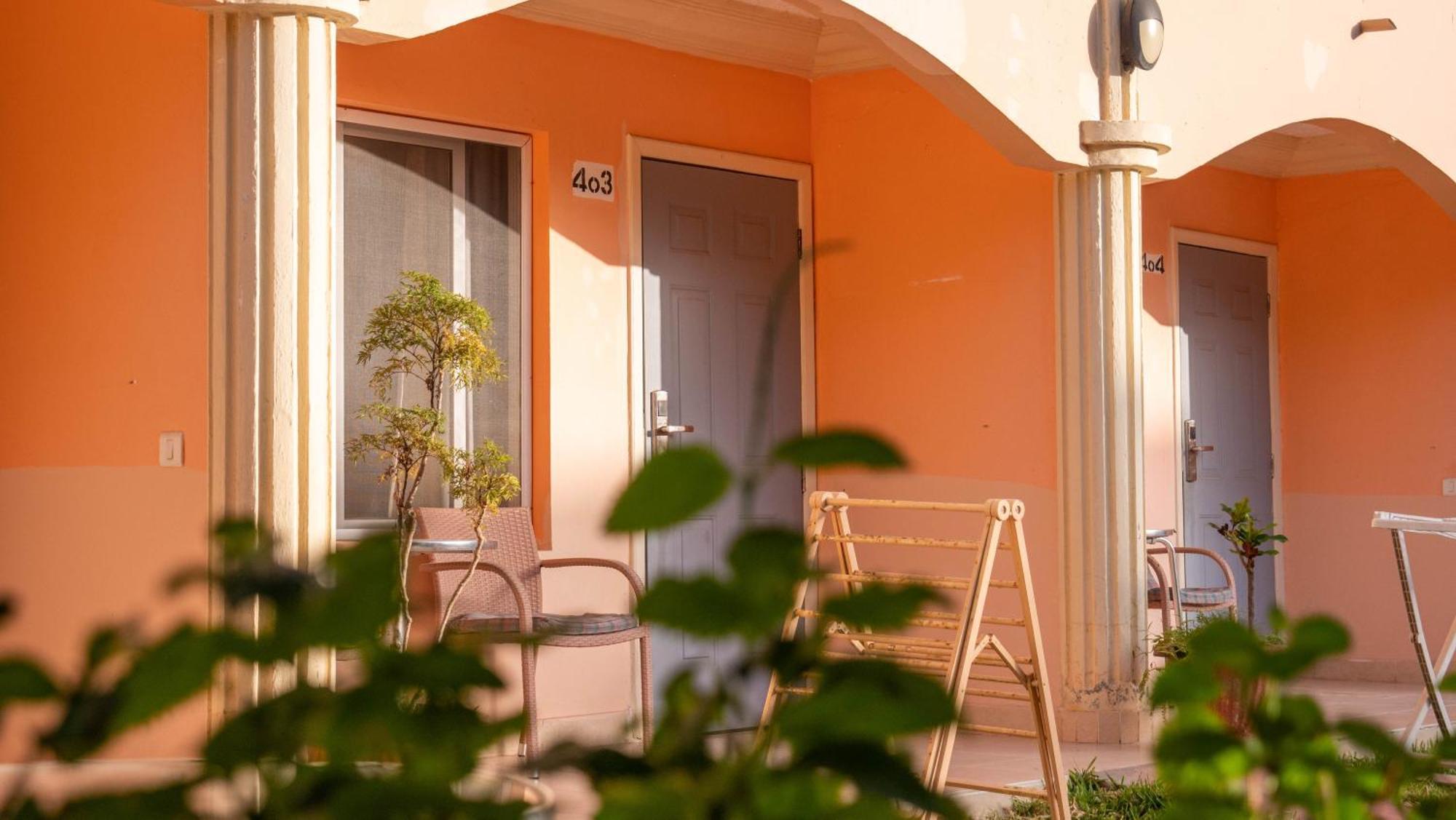 Cape Point Hotel Bakau Exterior foto